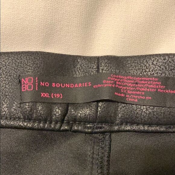 No Boundaries Black High-Waisted Leggings Sleek Fit - Picture 6 of 7